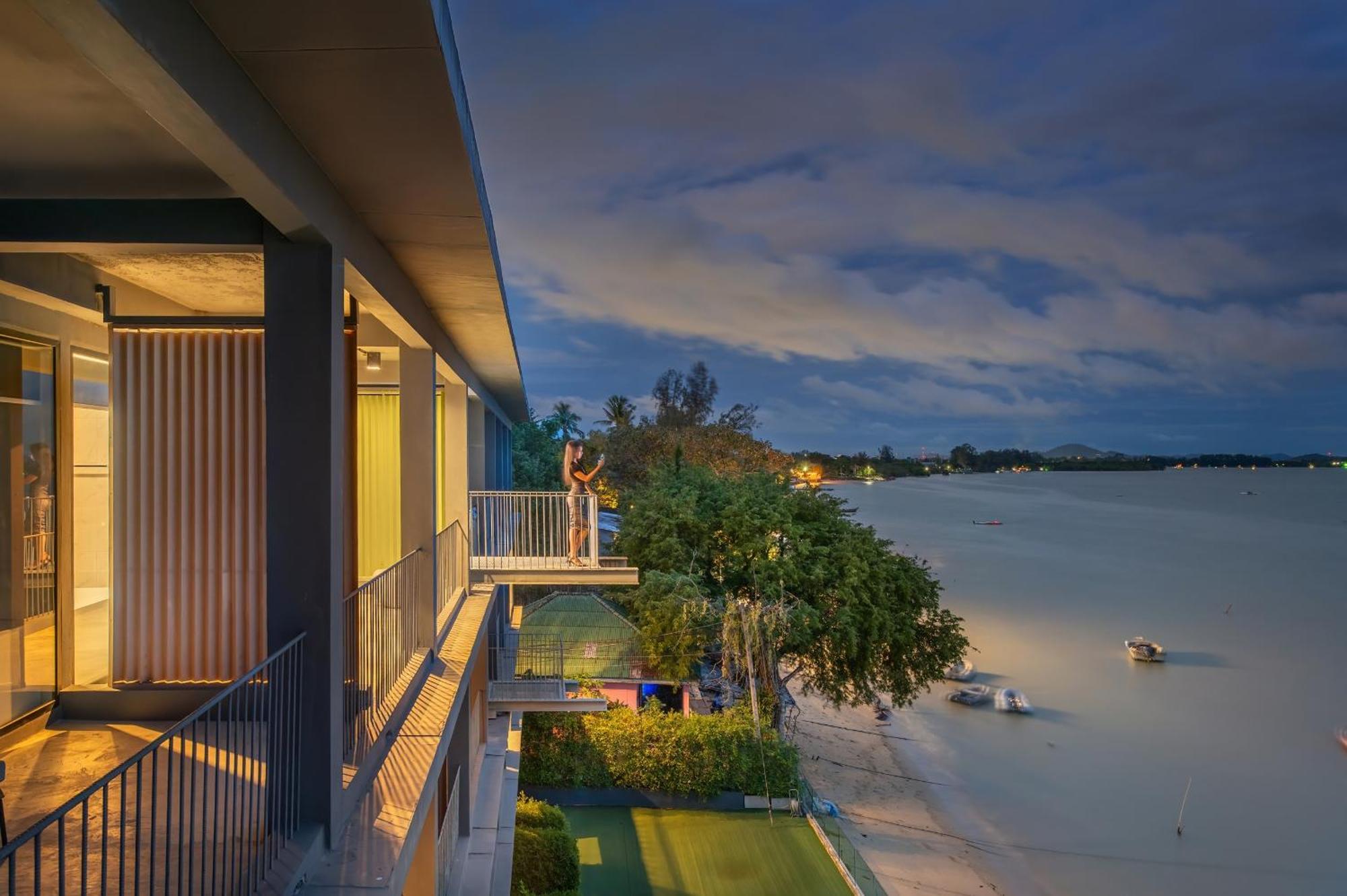 Shin Arch39 Phuket Beach Front - Sha Plus Chalong Eksteriør bilde