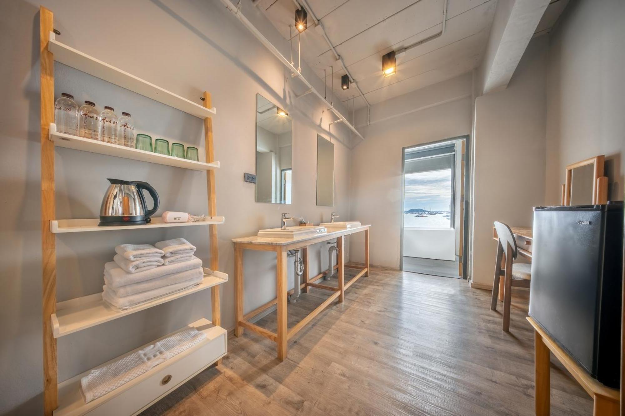 Shin Arch39 Phuket Beach Front - Sha Plus Chalong Eksteriør bilde