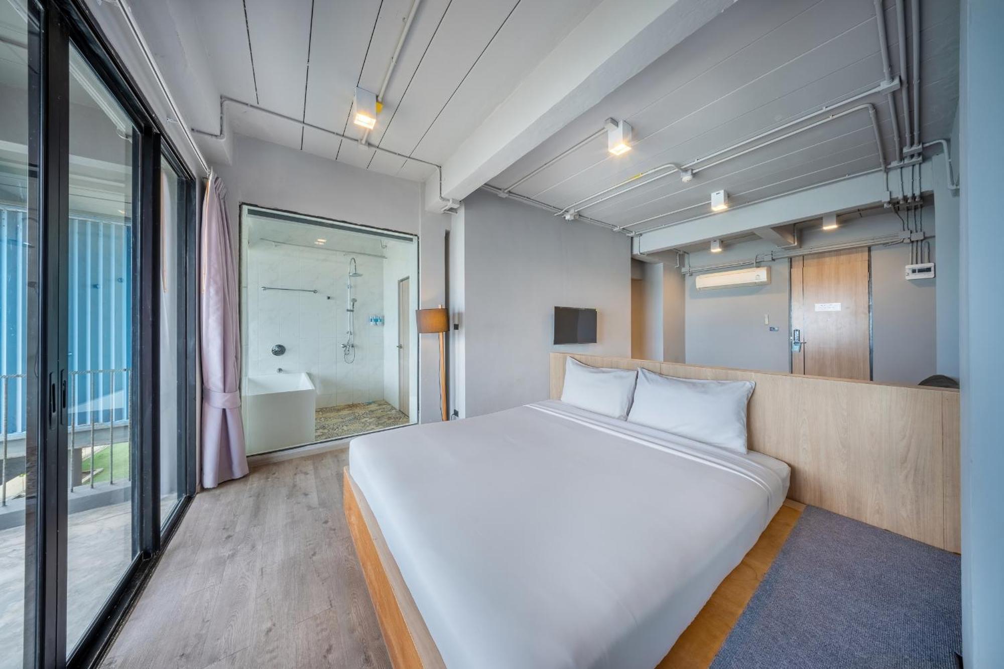 Shin Arch39 Phuket Beach Front - Sha Plus Chalong Eksteriør bilde